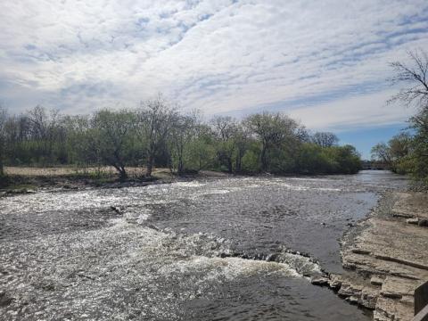 Estabrook Falls water flowing.